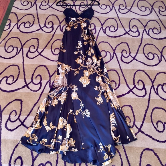 Black Lace and Gold Floral Evening Gown - Picture 14 of 16